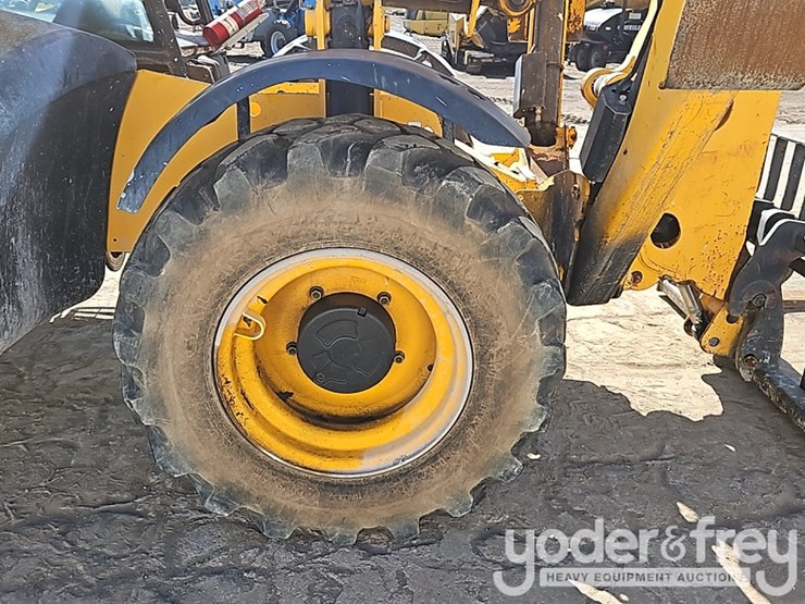 2016-jcb-510-56-image-12