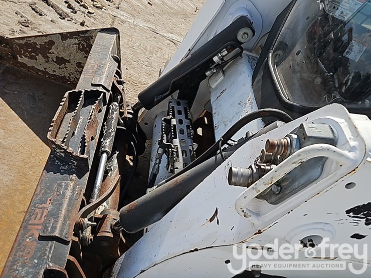 2019-bobcat-t870-image-16