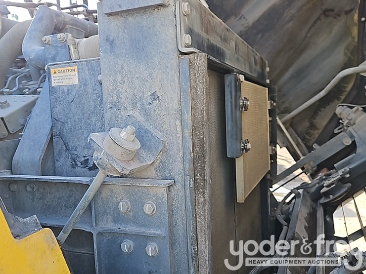 2015-komatsu-hm400-image-28