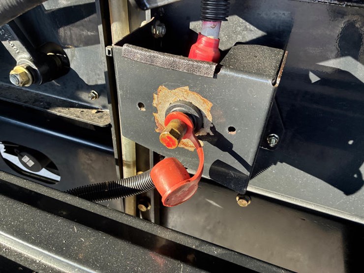 2010-case-ih-6088-image-77