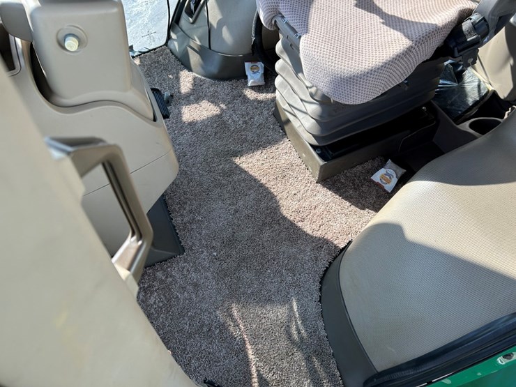 2015-john-deere-r4030-image-43