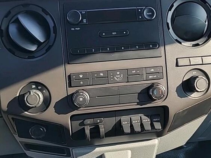 2012-ford-f550-image-16