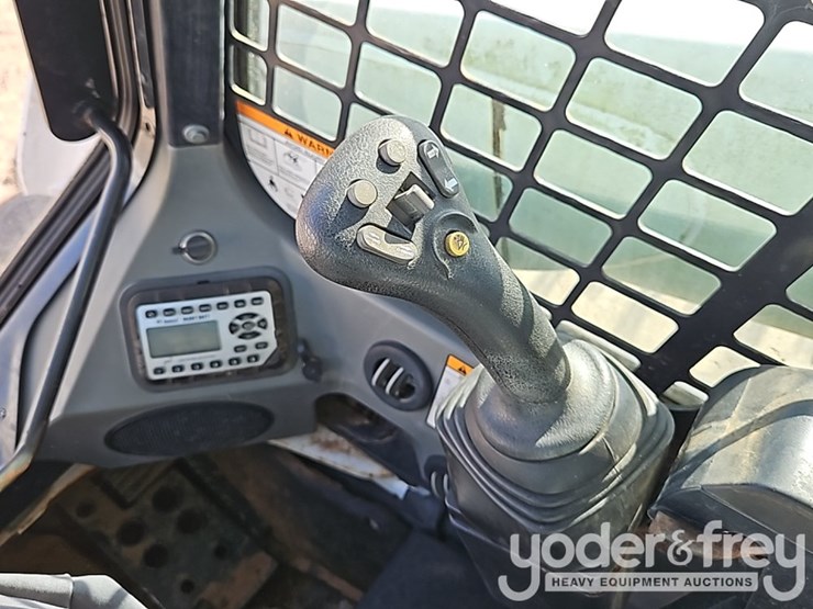 2019-bobcat-t870-image-27