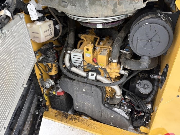 2023-caterpillar-262d3-image-14