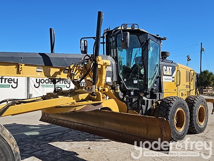 2013-caterpillar-140m2-image-17