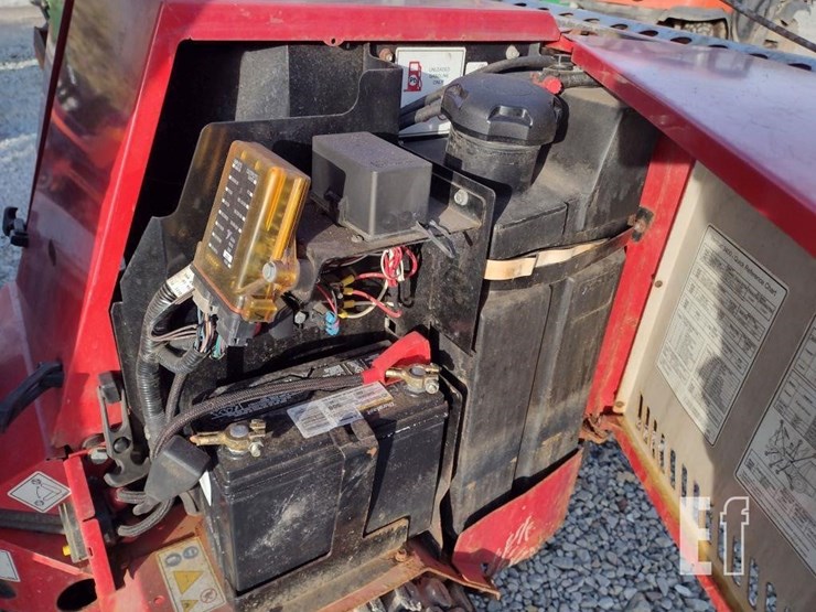 ventrac-3400l-lawn-mower-w/blade-&-broom-image-27