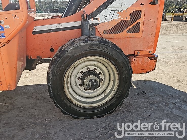 2013-sky-trak-10054-image-16