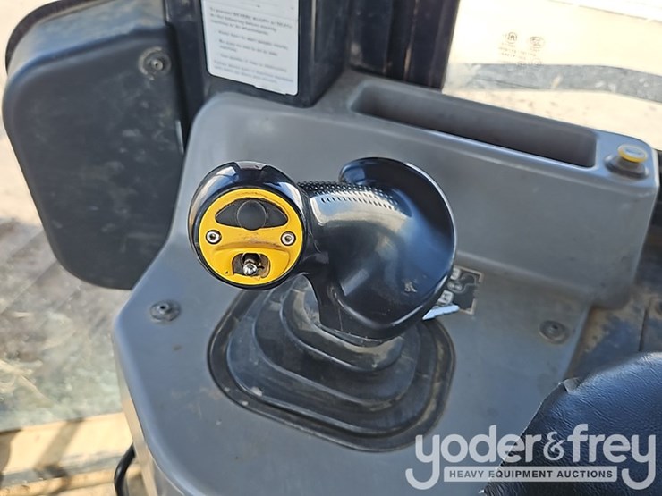 2022-komatsu-d61px-24-image-31