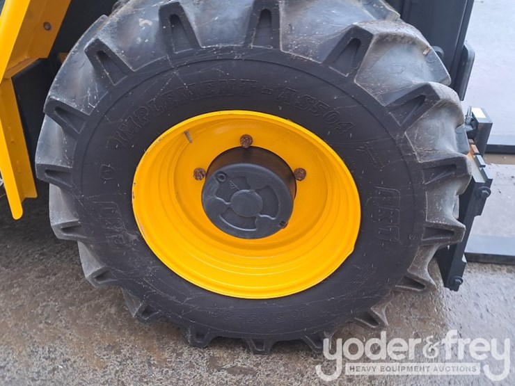 2019-jcb-940-image-12
