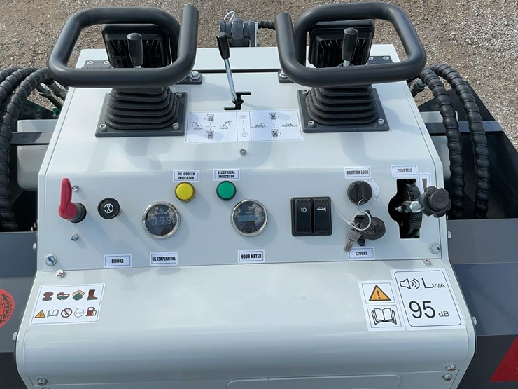 #1006-•-unused-2025-bttl-st25m-6-mini-skid-loader-image-19