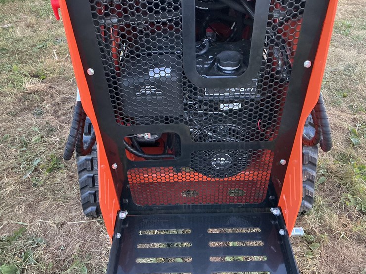 #1002-•-unused-future-ft36c-skid-steer-loader-image-14