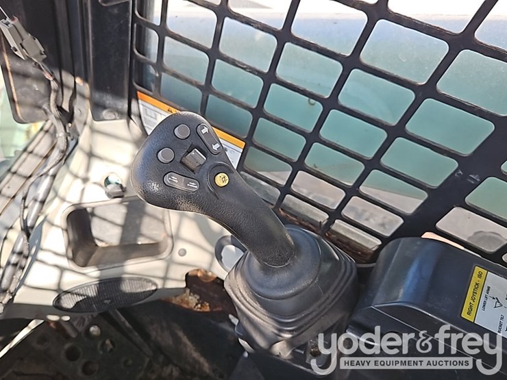 2017-bobcat-t770-image-26