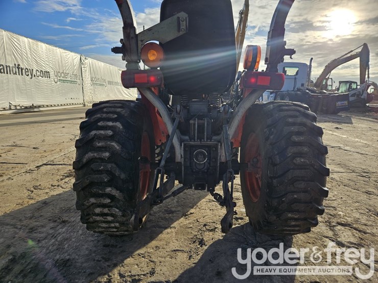 2006-kubota-b7510hsd-image-21