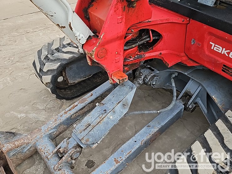 2020-takeuchi-tb240-image-20