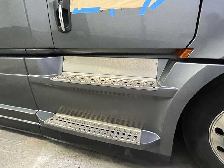 #6224-•-2022-freightliner-cascadia-semi-truck-(title-in-delay)-image-30