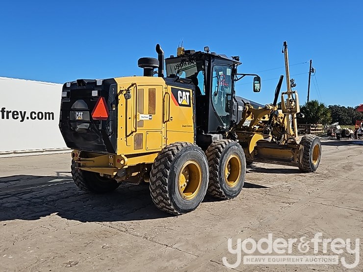 2019-caterpillar-12m3-image-5