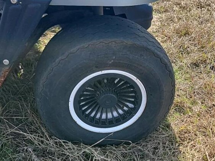 columbia-parcar-electric-cart:-36-volt,-charger-image-9