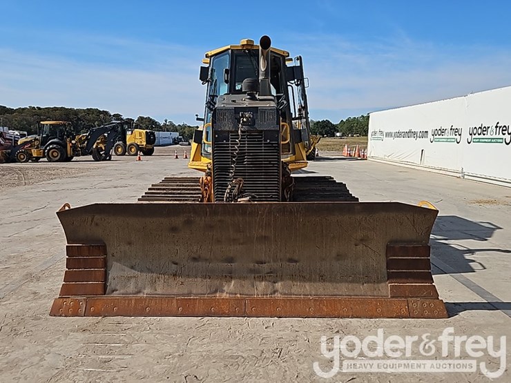 2017-deere-700k-lgp-image-16