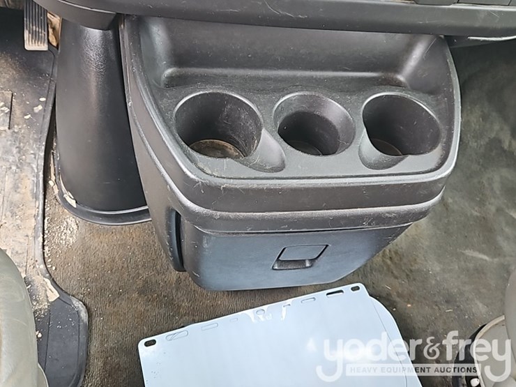 2019-chevrolet-3500-image-31