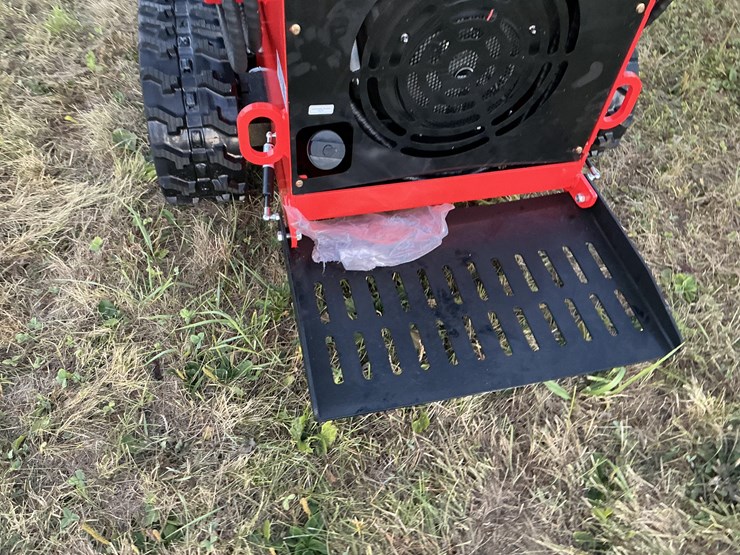 #1011-•-unused,-future,-skid-steer-loader-ft380r-image-14