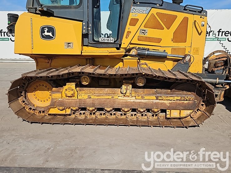 2017-deere-700k-lgp-image-8