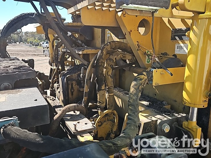 2012-caterpillar-ap-655d-image-24