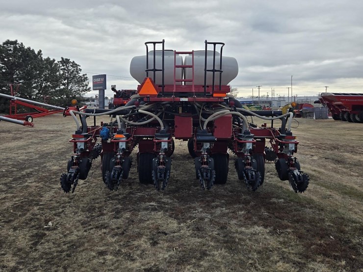 2006-white-8516-image-8