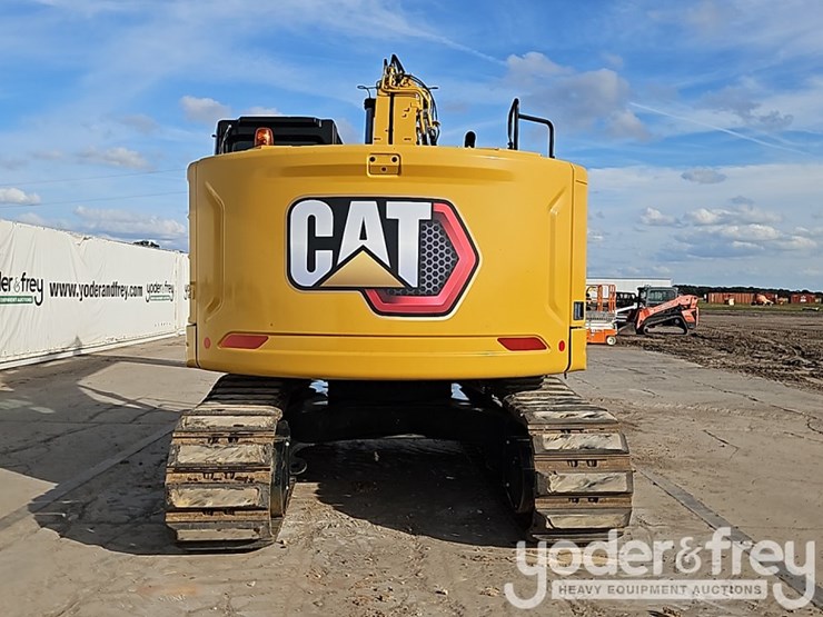 2021-caterpillar-325-image-27