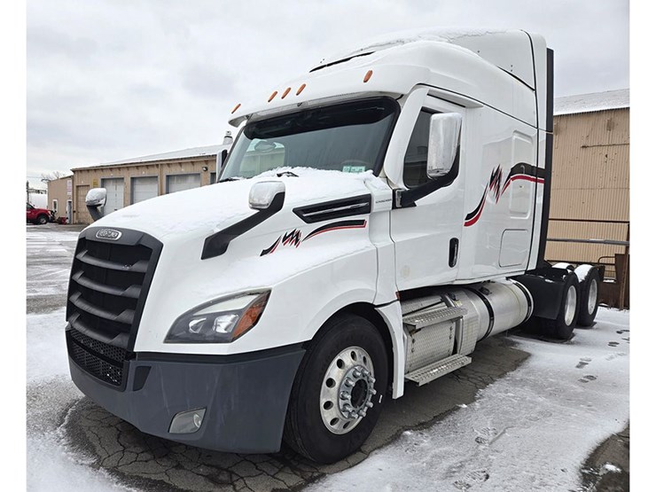2020-freightliner-cascadia-126-image-1