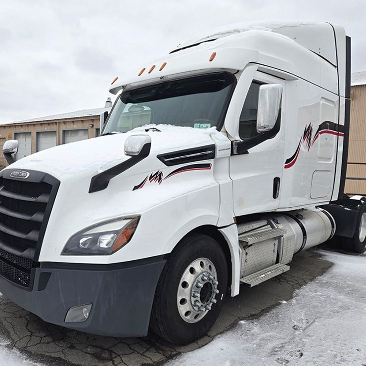 2020 FREIGHTLINER CASCADIA 126