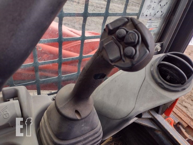 2019-kubota-svl95-2s-image-12