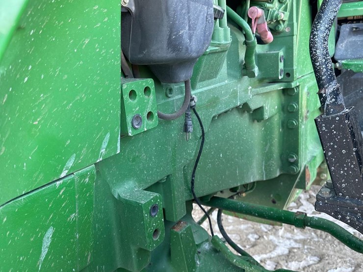john-deere-8225r-image-12