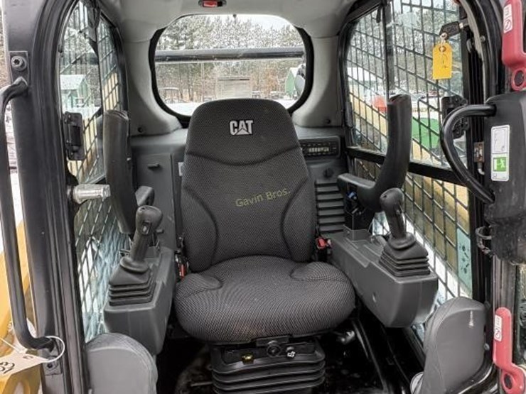 2023-caterpillar-262d3-image-9