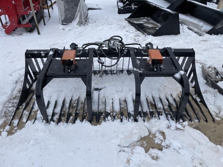 84"-universal-attach-grapple-bucket-image-1