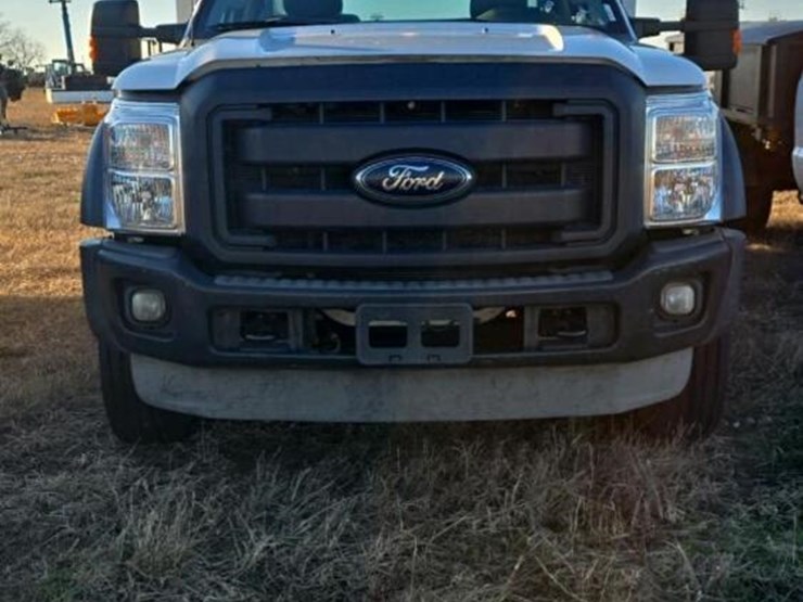 2012-ford-f550-image-2