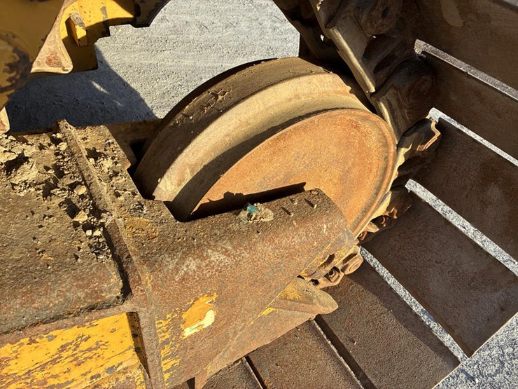 2016-caterpillar-d6n-lgp-image-49