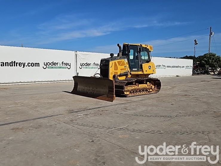 2017-deere-700k-lgp-image-2