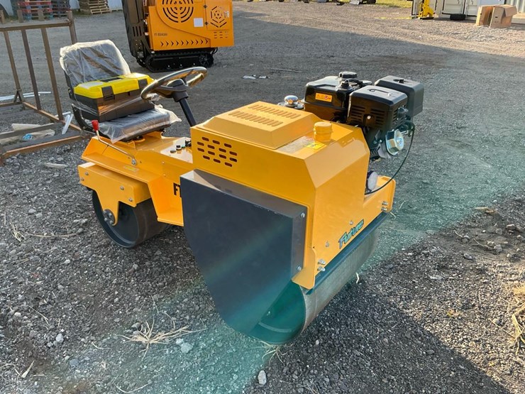#1252-•-unused-future-ft850-ride-on-road-roller-image-7