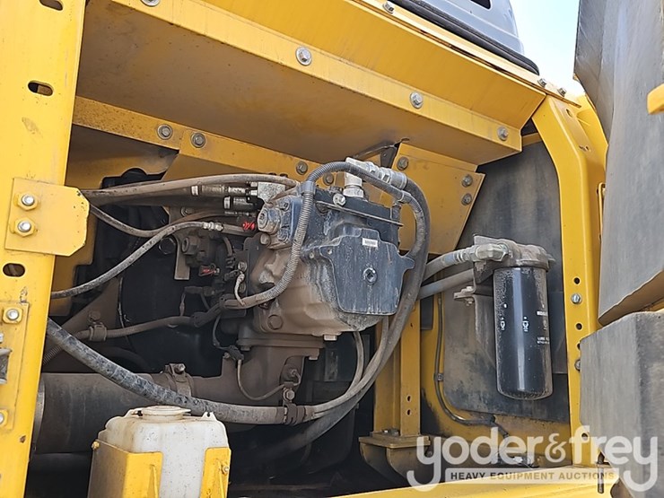2019-komatsu-pc390-lci-11-image-29