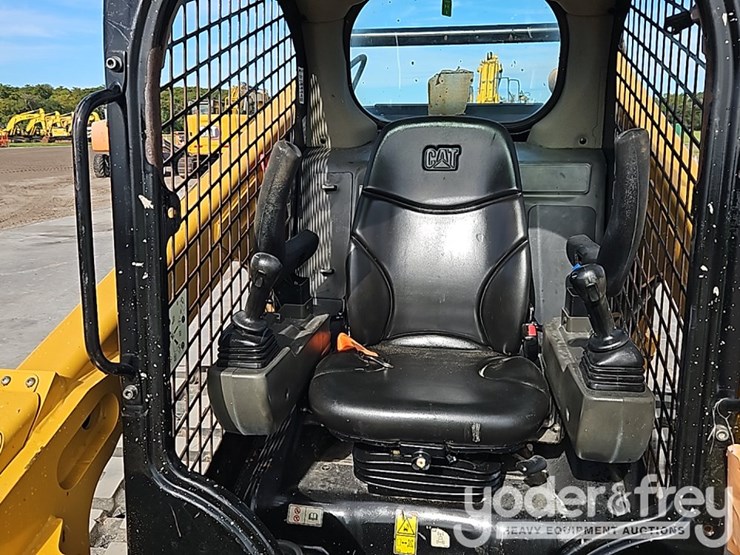 2021-caterpillar-289d3-image-14