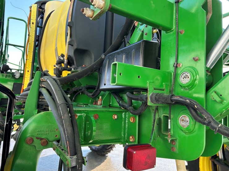 2015-john-deere-r4030-image-90