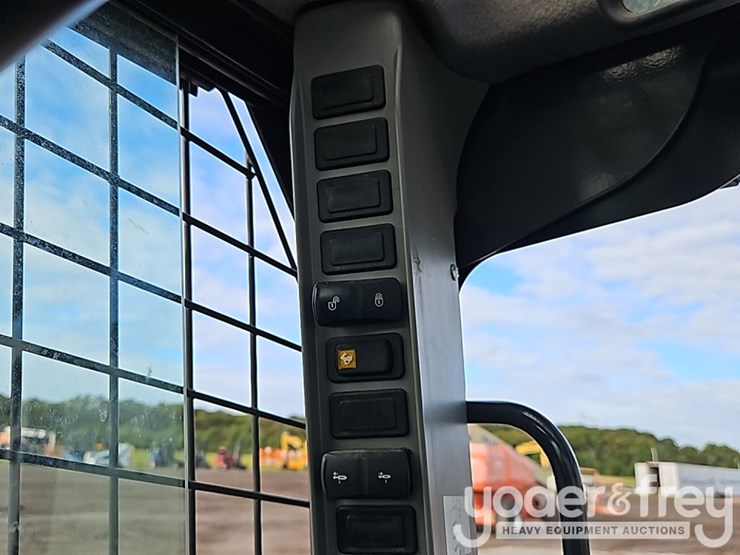 2021-case-tv450b-image-27