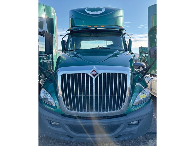 2015-international-prostar-image-2