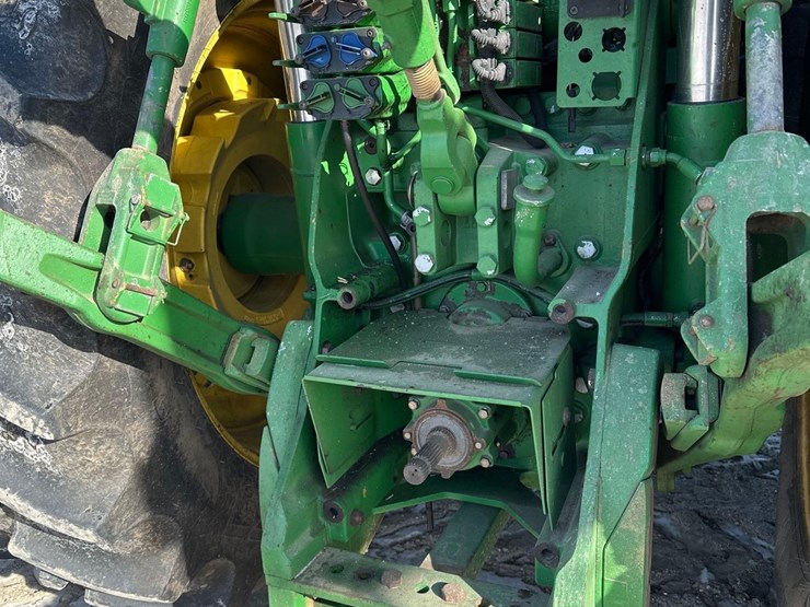 john-deere-8225r-image-6