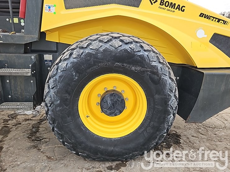 2017-bomag-bw211d-5-image-16
