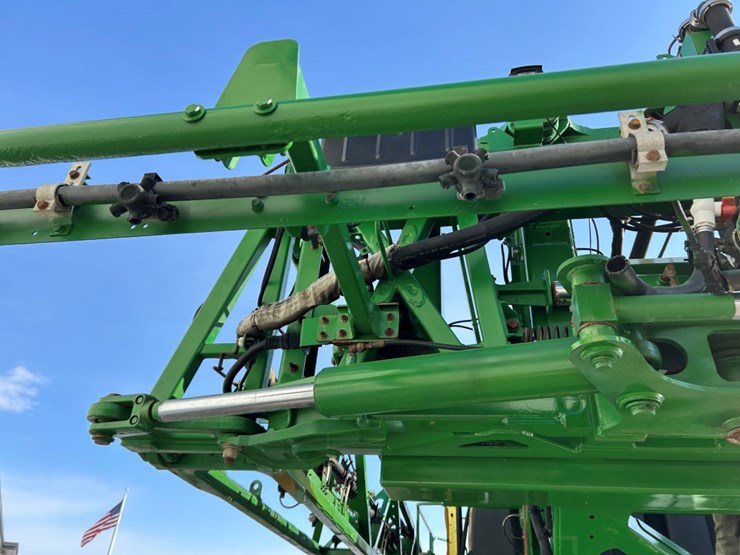 2015-john-deere-r4030-image-24