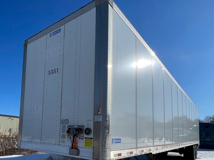 2023-stoughton-trailer-image-1