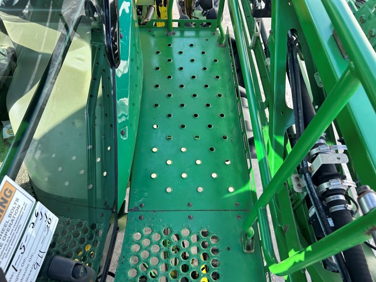2015-john-deere-r4030-image-69