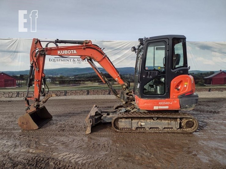 2017-kubota-kx040-4-image-1