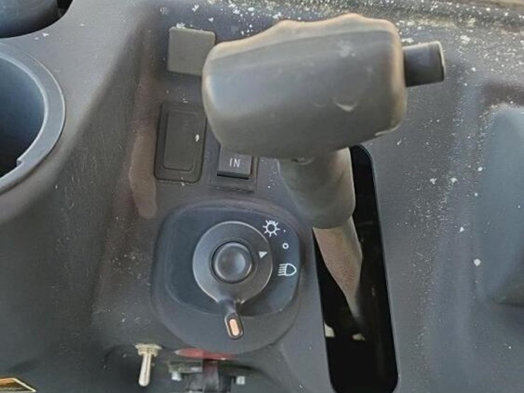 2014-kubota-rtv-x1120-image-9